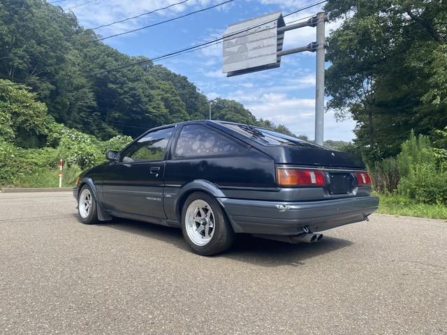 COROLLA LEVIN