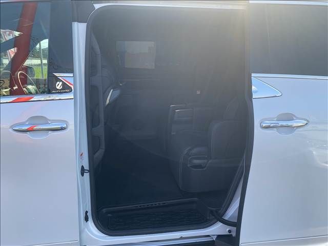 ALPHARD hybrid