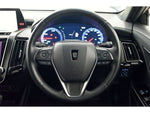 CROWN sedan hybrid