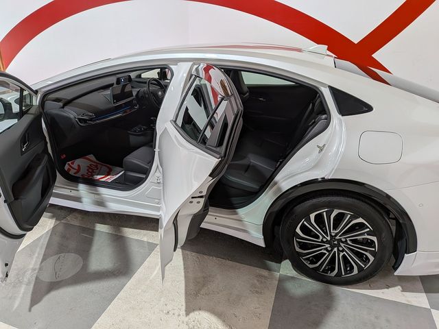 PRIUS 4WD
