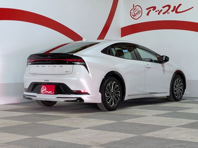 PRIUS 4WD