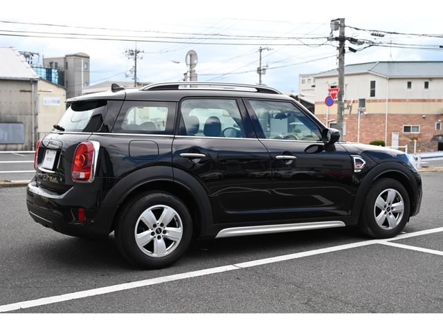 MINI ONE CROSSOVER
