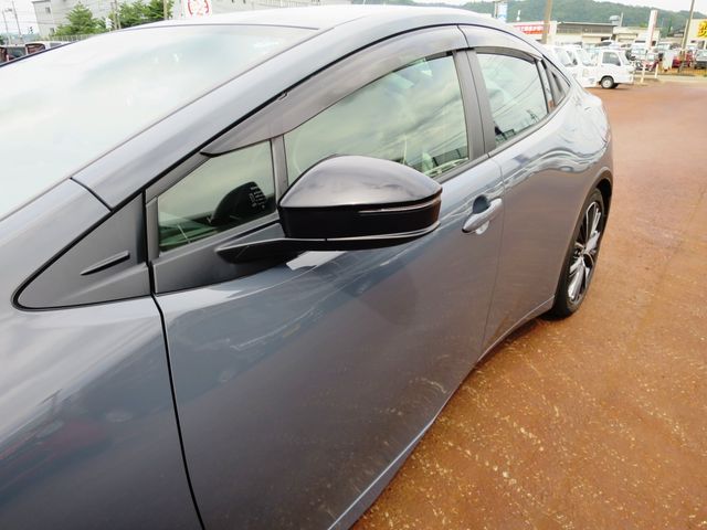 PRIUS 4WD