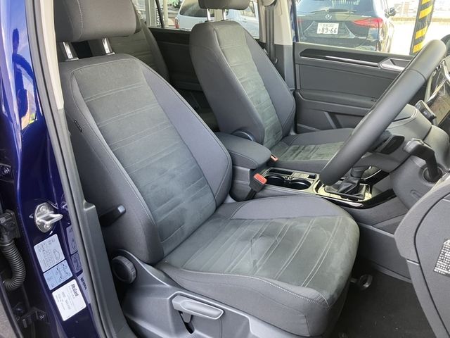 VOLKSWAGEN GOLF TOURAN