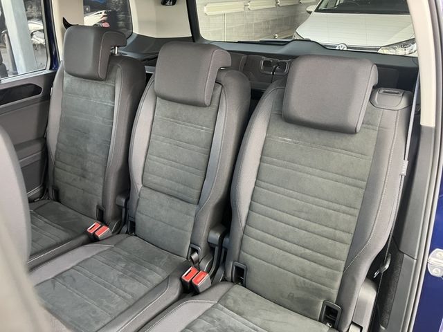 VOLKSWAGEN GOLF TOURAN