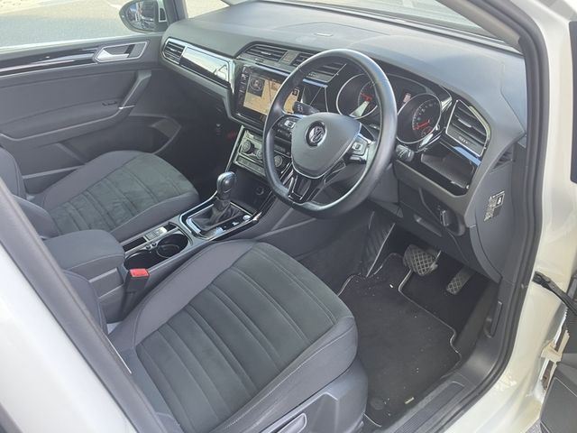 VOLKSWAGEN GOLF TOURAN