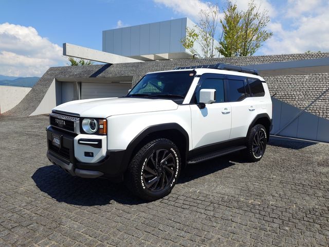 LANDCRUISER 250
