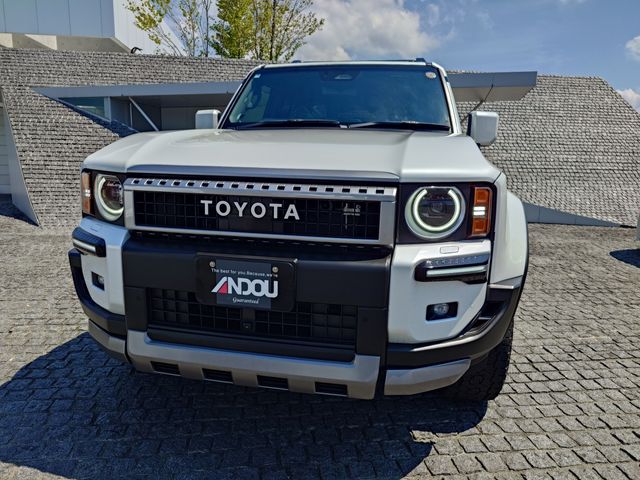 LANDCRUISER 250