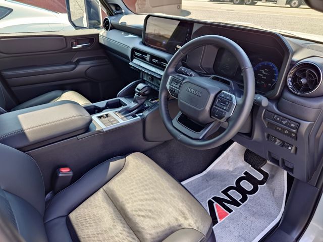 LANDCRUISER 250