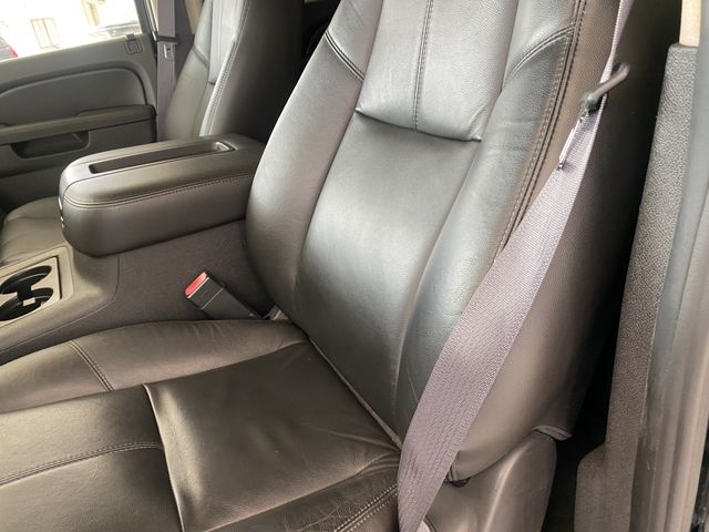 CHEVROLET SUBURBAN