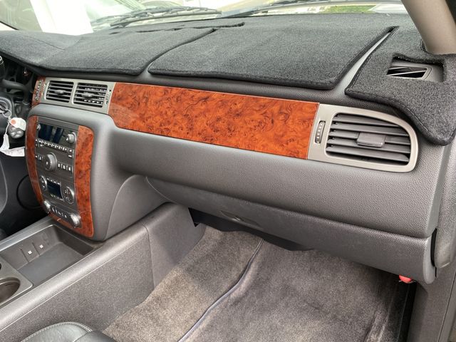 CHEVROLET SUBURBAN