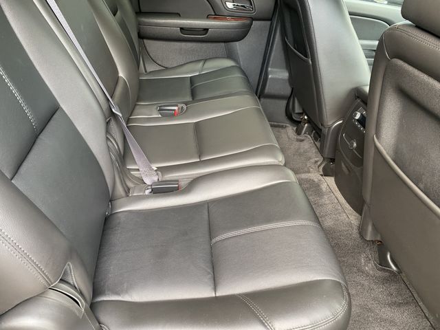 CHEVROLET SUBURBAN