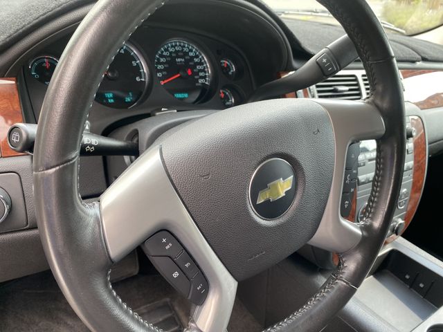 CHEVROLET SUBURBAN