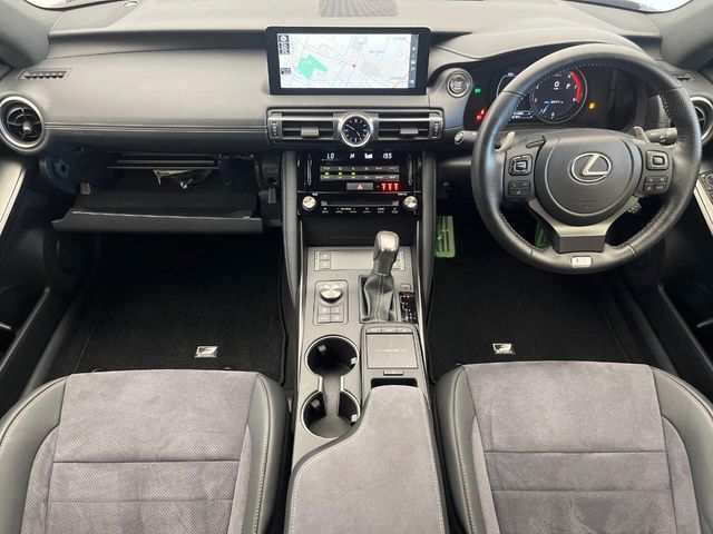 LEXUS IS300