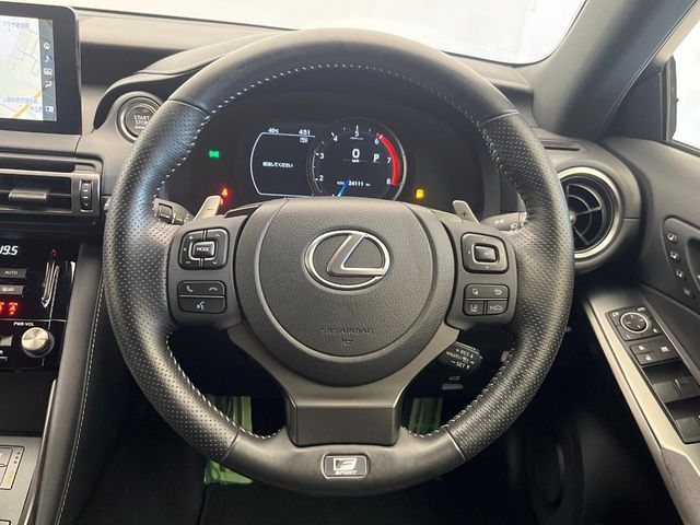 LEXUS IS300