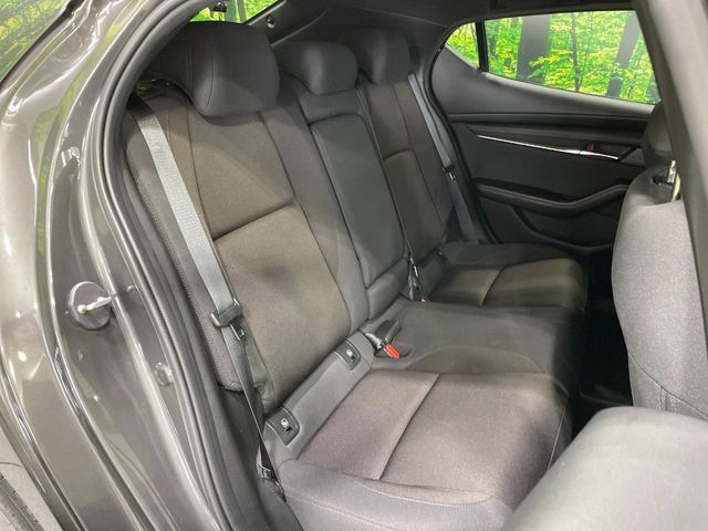 MAZDA3 FASTBACK