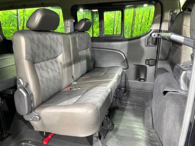 CARAVAN van 2WD
