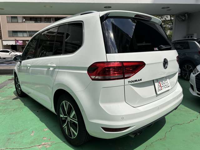 VOLKSWAGEN GOLF TOURAN