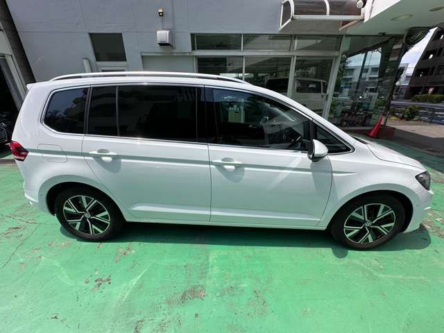 VOLKSWAGEN GOLF TOURAN