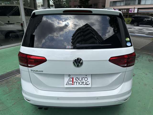VOLKSWAGEN GOLF TOURAN
