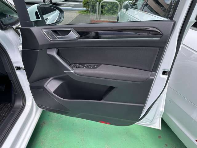 VOLKSWAGEN GOLF TOURAN