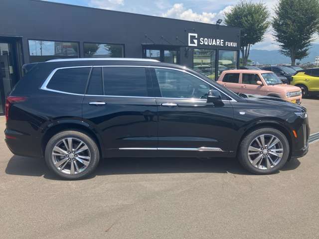 CADILLAC XT6