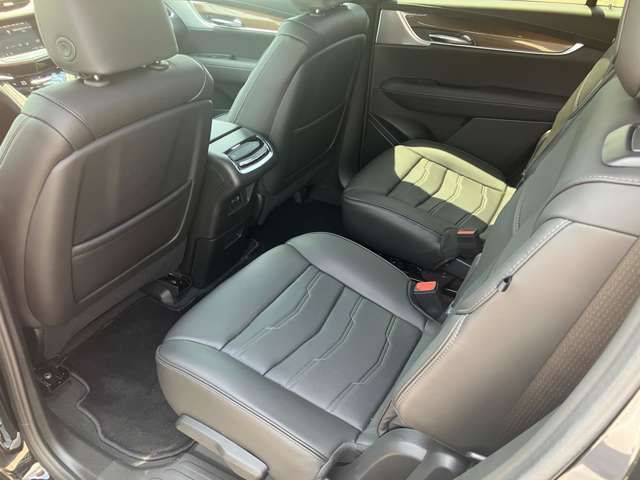 CADILLAC XT6