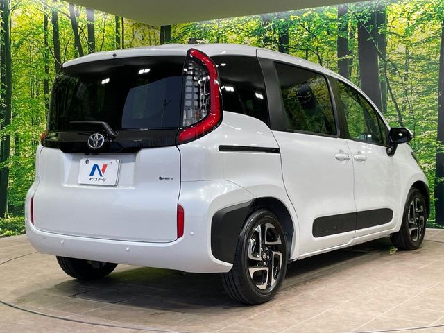 SIENTA HYBRID