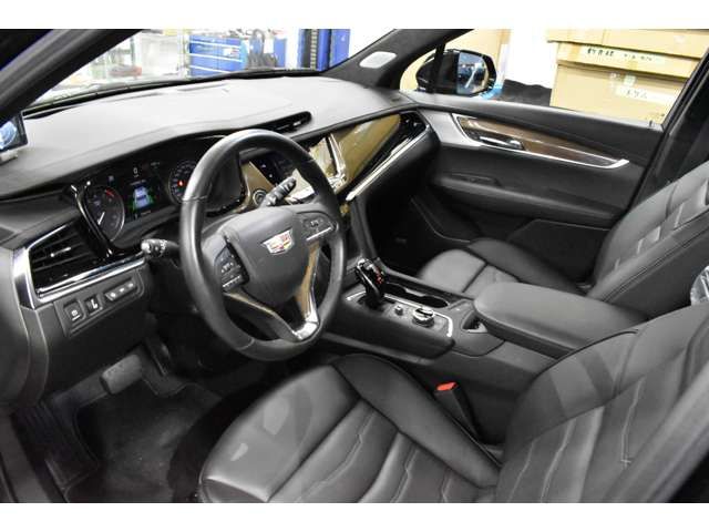CADILLAC XT6
