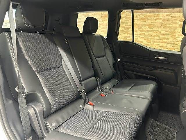 LANDCRUISER 250