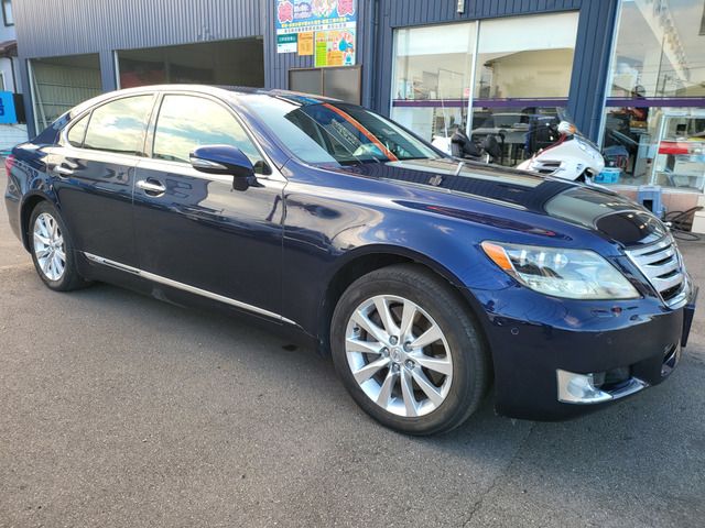 LEXUS LS600h