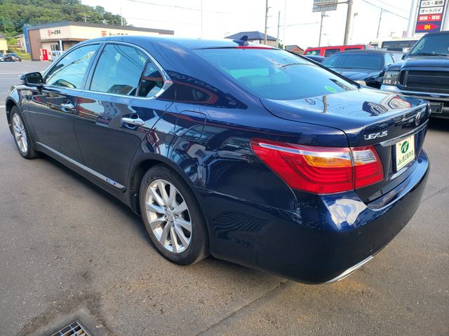 LEXUS LS600h