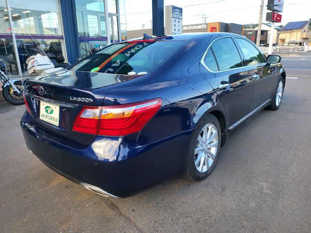 LEXUS LS600h