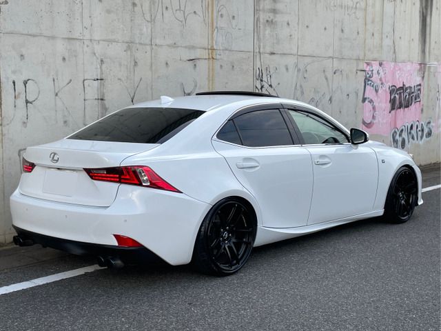 LEXUS IS350