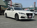 CROWN sedan hybrid