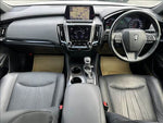 CROWN sedan hybrid