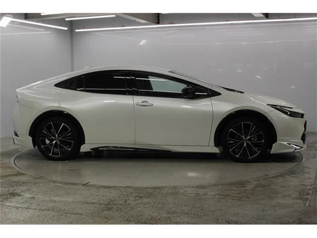 PRIUS 4WD