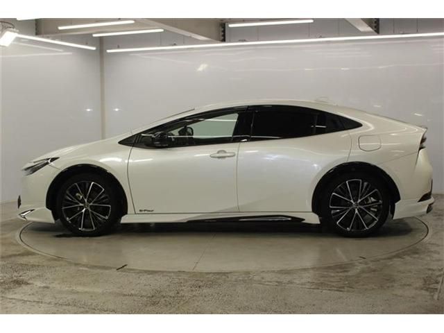 PRIUS 4WD