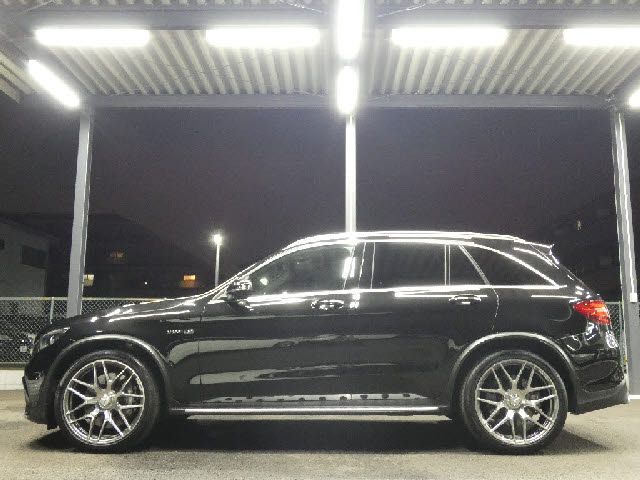 MERCEDES AMG GLCclass