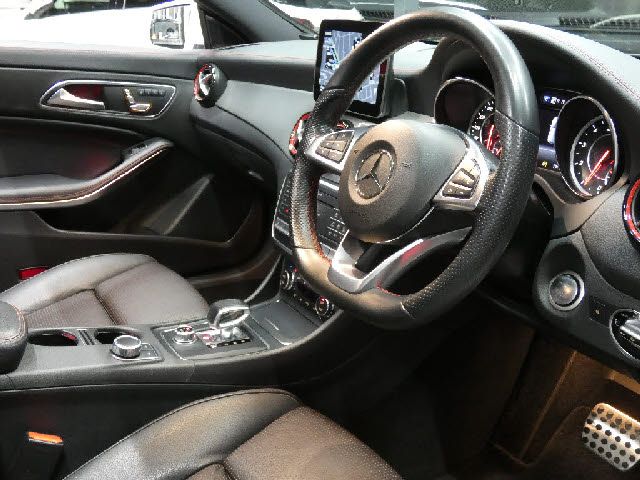 MERCEDES AMG CLA Shooting Brake
