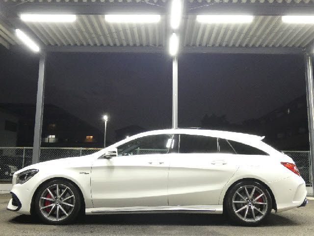 MERCEDES AMG CLA Shooting Brake