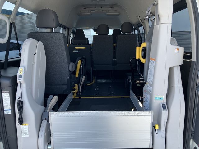 REGIUSACE 4WD van