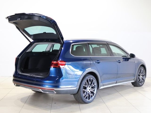 VOLKSWAGEN PASSAT Alltrack