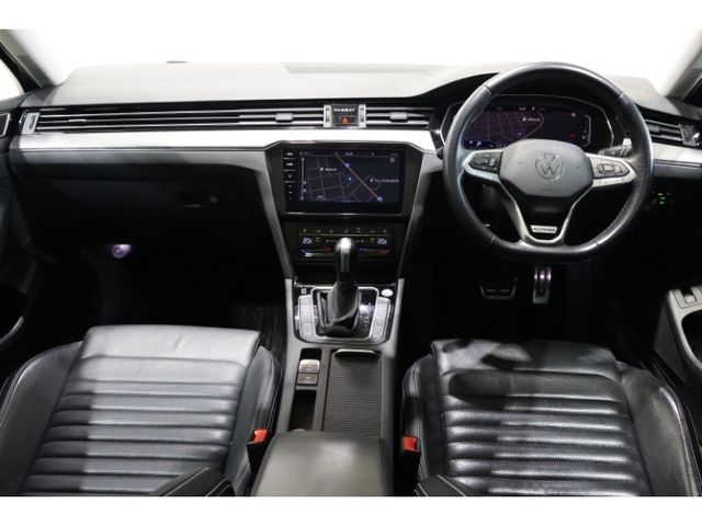 VOLKSWAGEN PASSAT Alltrack