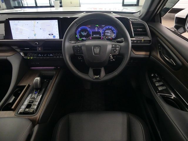 CROWN sedan hybrid