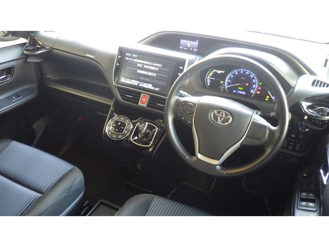 VOXY HYBRID