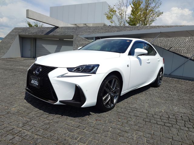 LEXUS IS300h