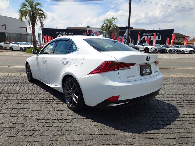 LEXUS IS300h