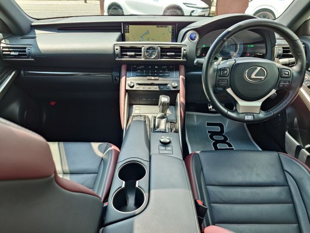LEXUS IS300h