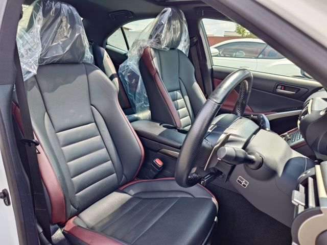 LEXUS IS300h